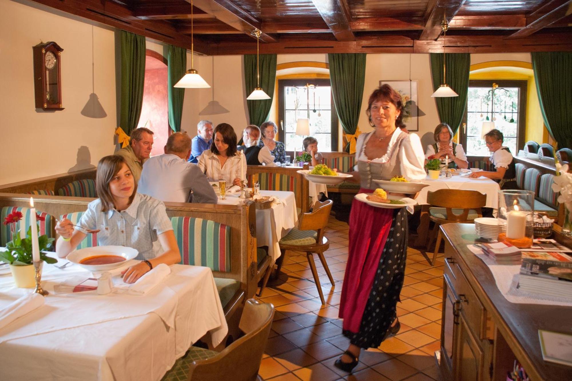 Landgasthof Zur Linde Laaben Zewnętrze zdjęcie