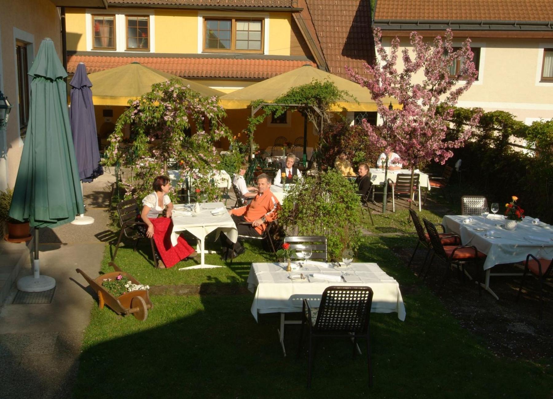 Landgasthof Zur Linde Laaben Zewnętrze zdjęcie